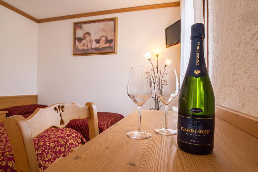 Villa Elena B&B Hotel San Martino Di Castrozza Exteriör bild