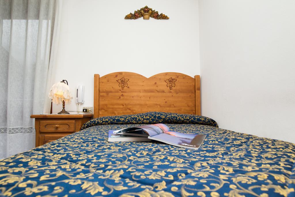 Villa Elena B&B Hotel San Martino Di Castrozza Exteriör bild