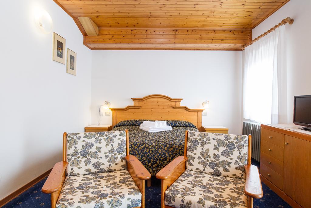 Villa Elena B&B Hotel San Martino Di Castrozza Exteriör bild