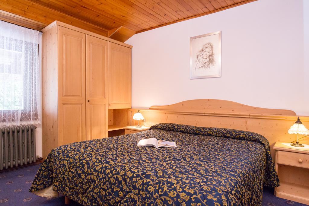 Villa Elena B&B Hotel San Martino Di Castrozza Exteriör bild