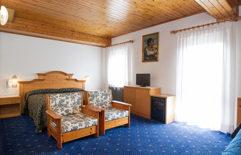 Villa Elena B&B Hotel San Martino Di Castrozza Exteriör bild